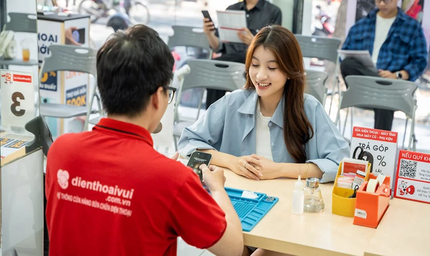 Khắc phục iPhone 12 khi bị treo máy uy tín tại Thuthuat.dev